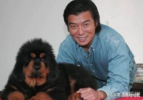 张佩华