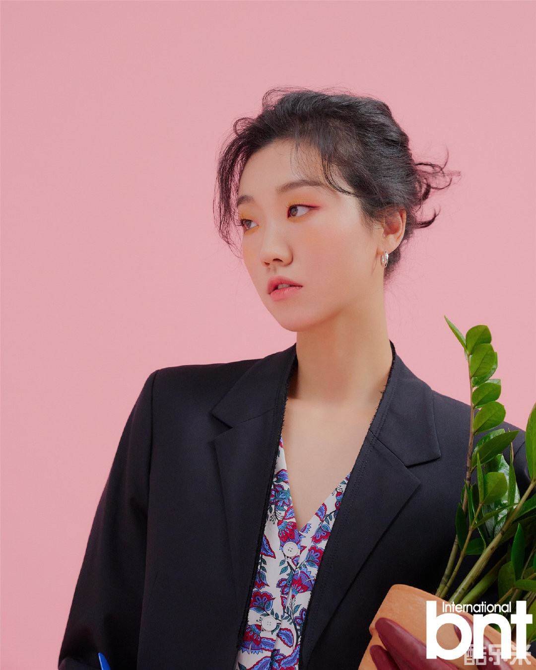 李周英