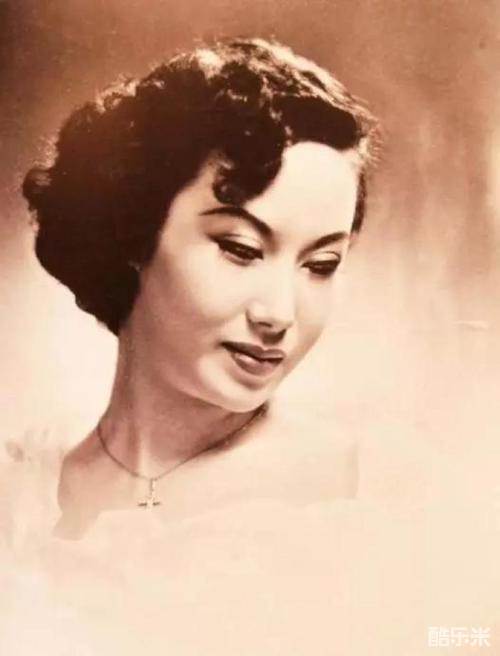 李丽华