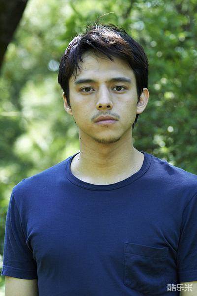 满岛真之介