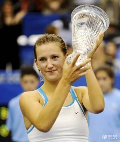 维多利亚·阿扎伦卡