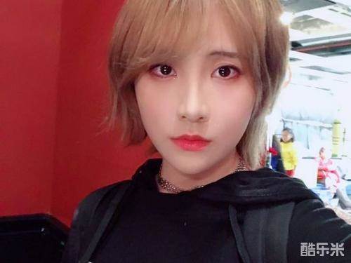 曾艾佳