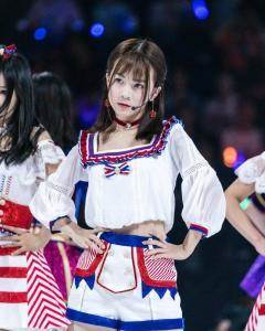 李梓(SNH48成员)