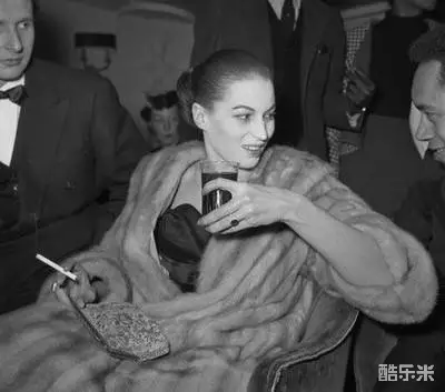 西尔瓦娜·曼加诺