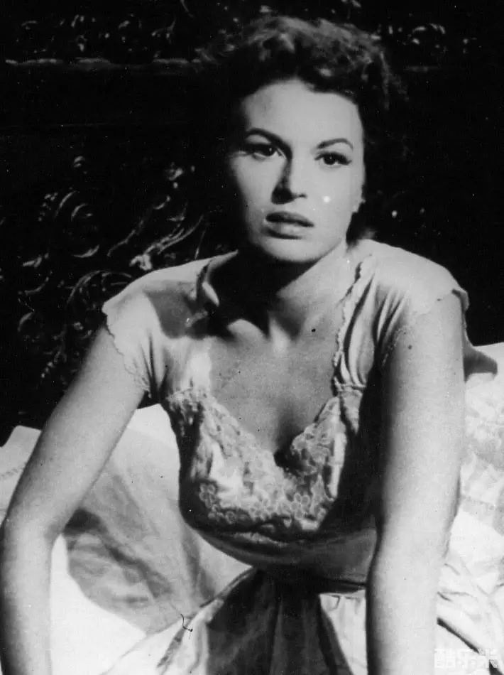 西尔瓦娜·曼加诺