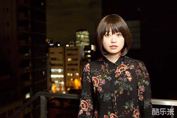 冨手麻妙