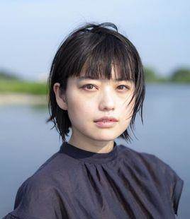冨手麻妙