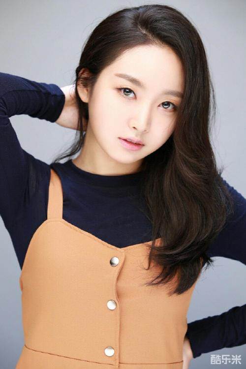 裴振英