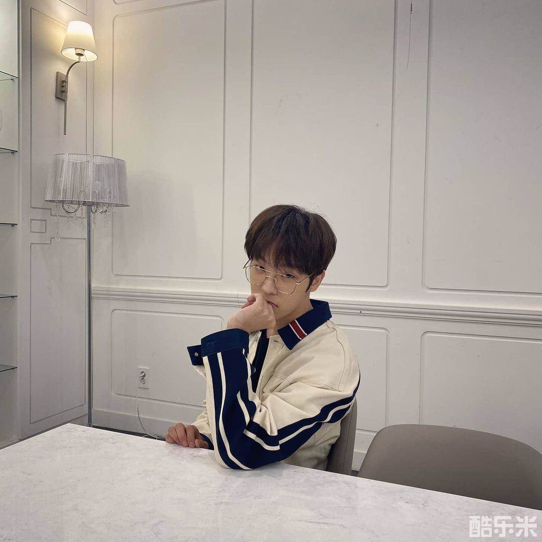 李泰彬