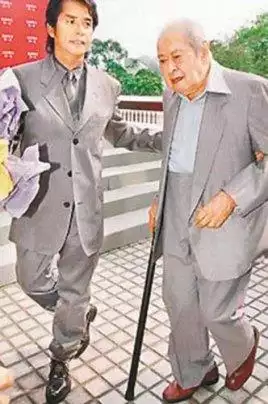 谭江柏