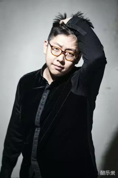 张艺文