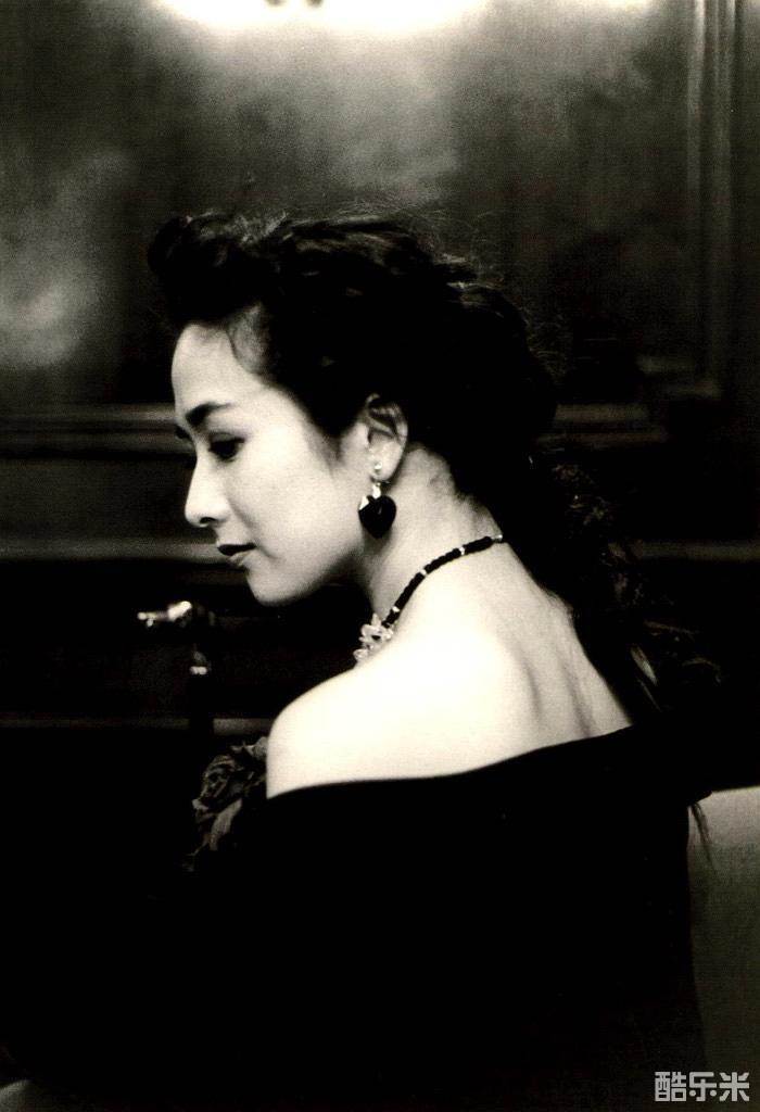 橘由加莉