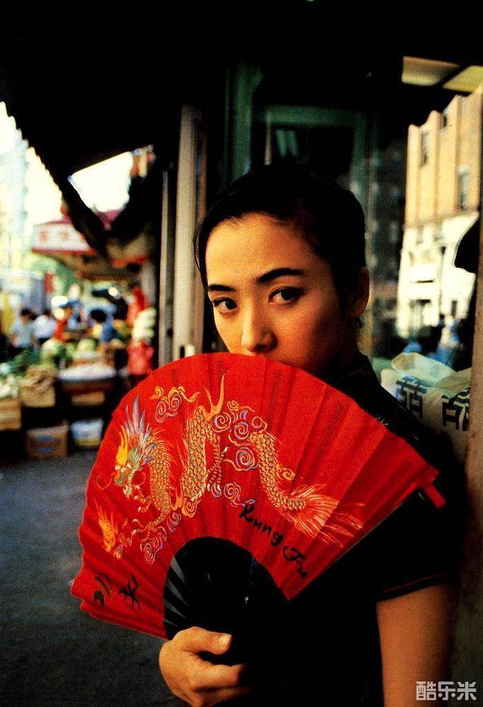 橘由加莉