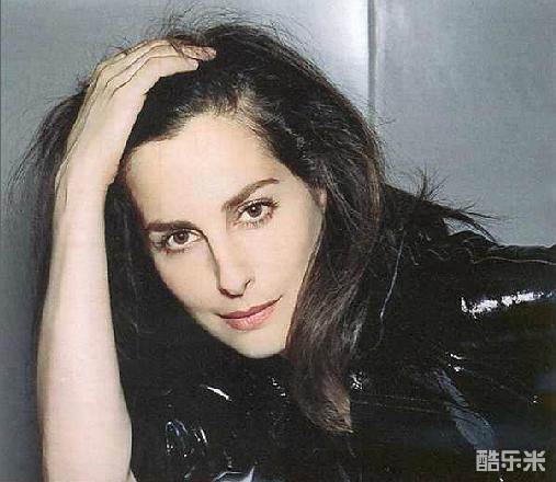 阿蜜拉·卡萨