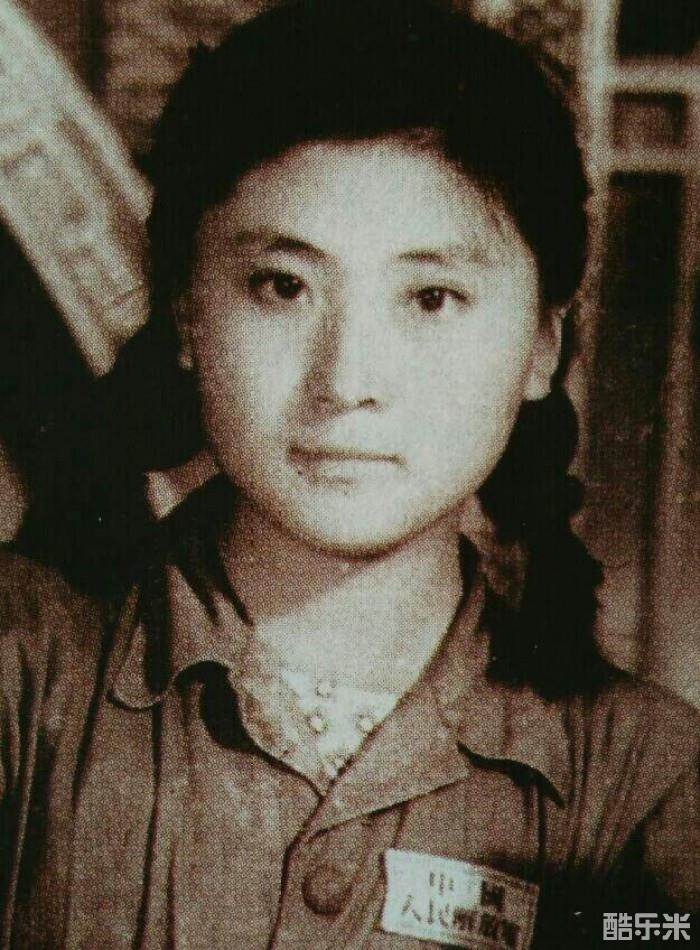 袁霞