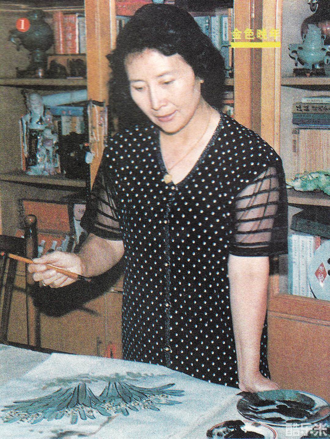 袁霞