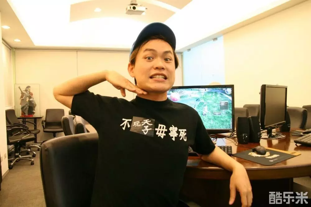 黄镫辉