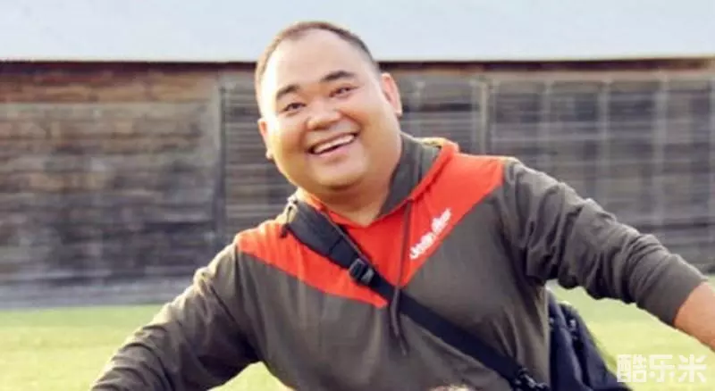 侯震