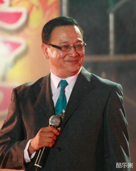 曹查理