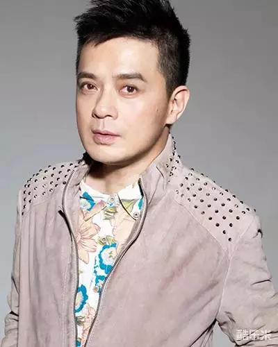 黄耀明