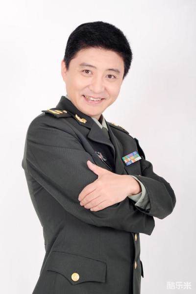 周炜