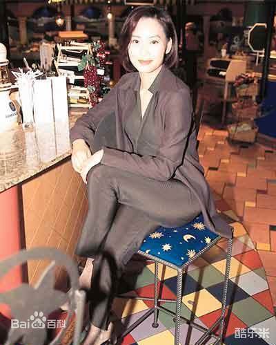 邝美云