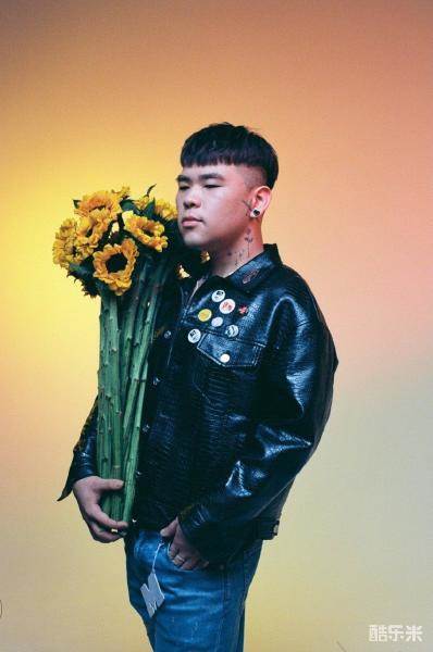 丁震