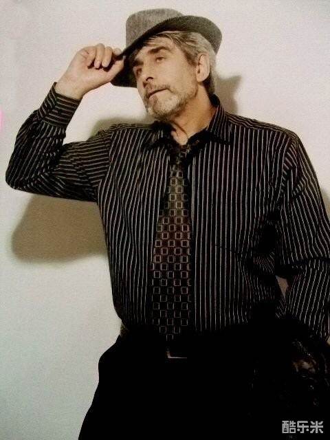 焦阿基诺·吉姆·库法罗