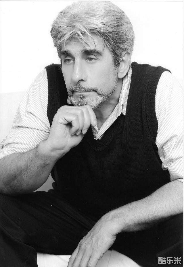 焦阿基诺·吉姆·库法罗