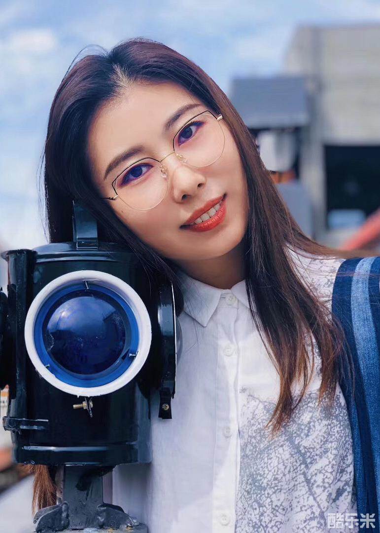 李华