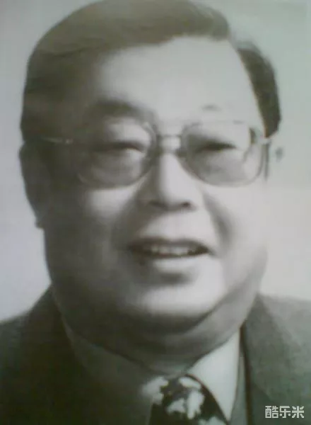 高英培
