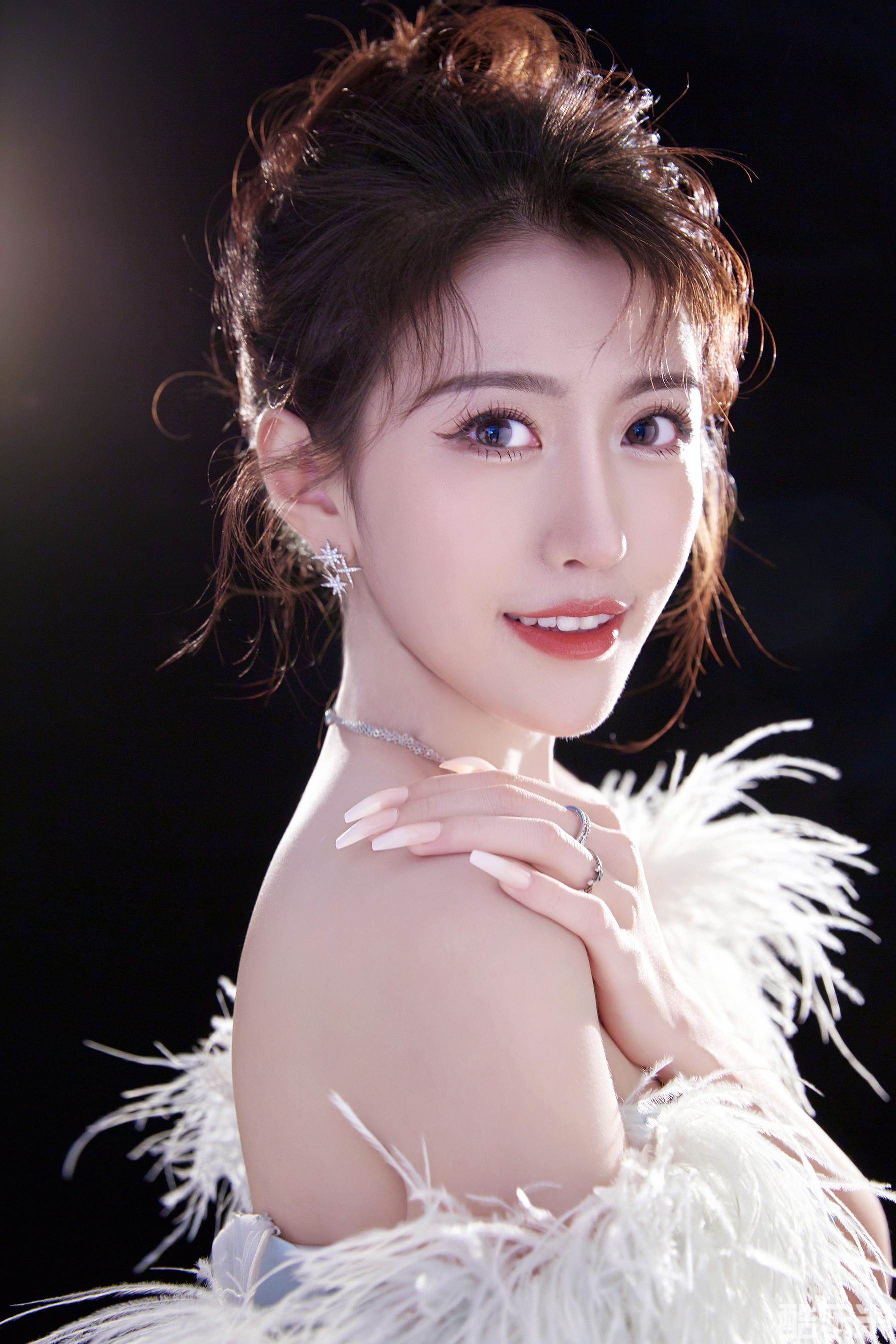 周洛伊