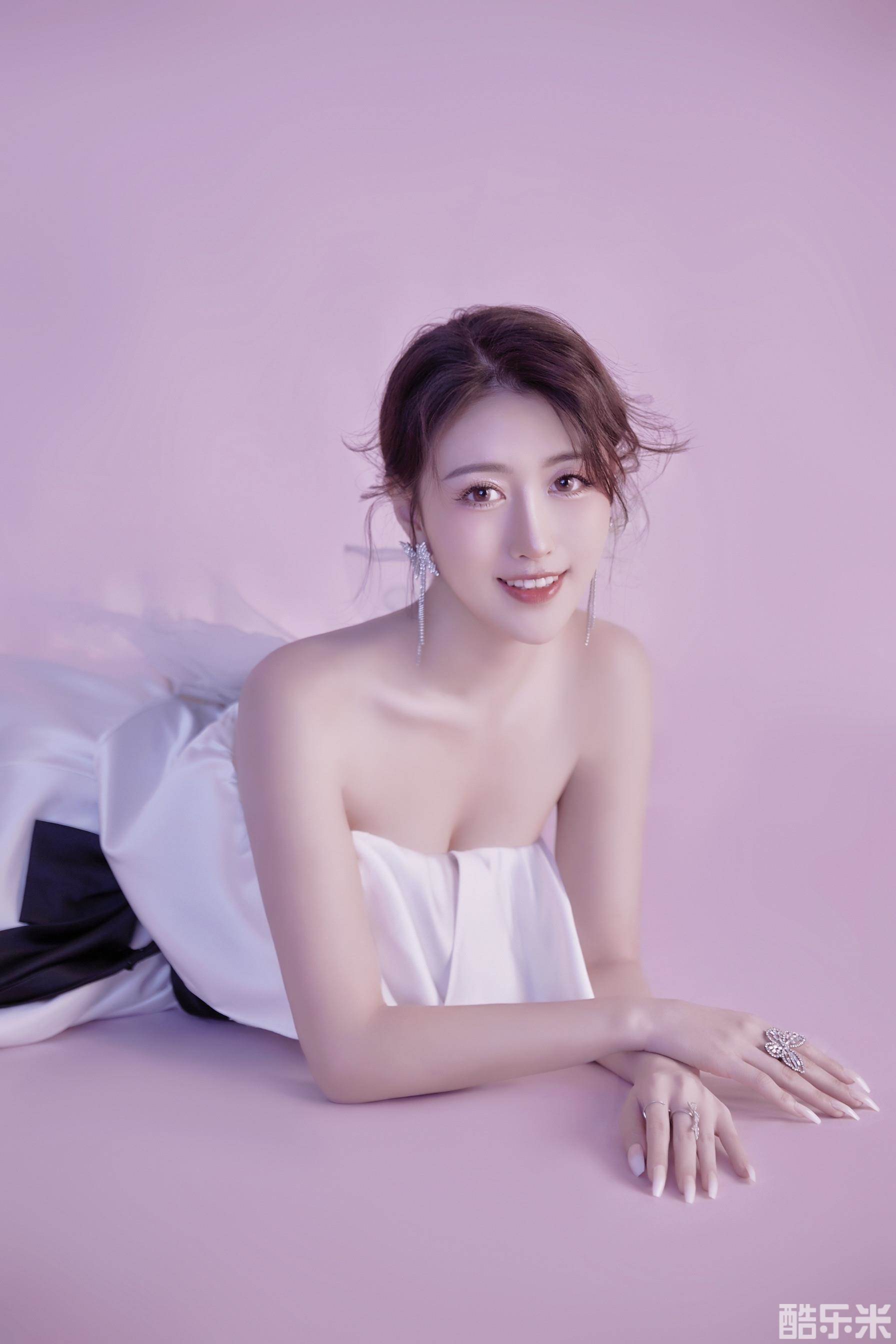 周洛伊