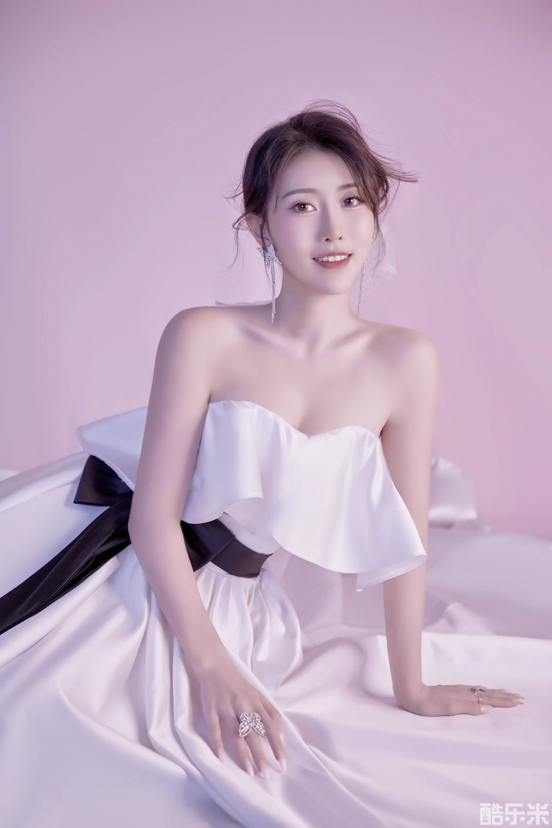 周洛伊