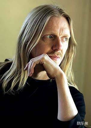 安德鲁·亚当森