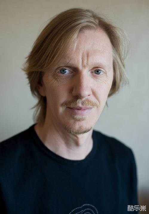 安德鲁·亚当森