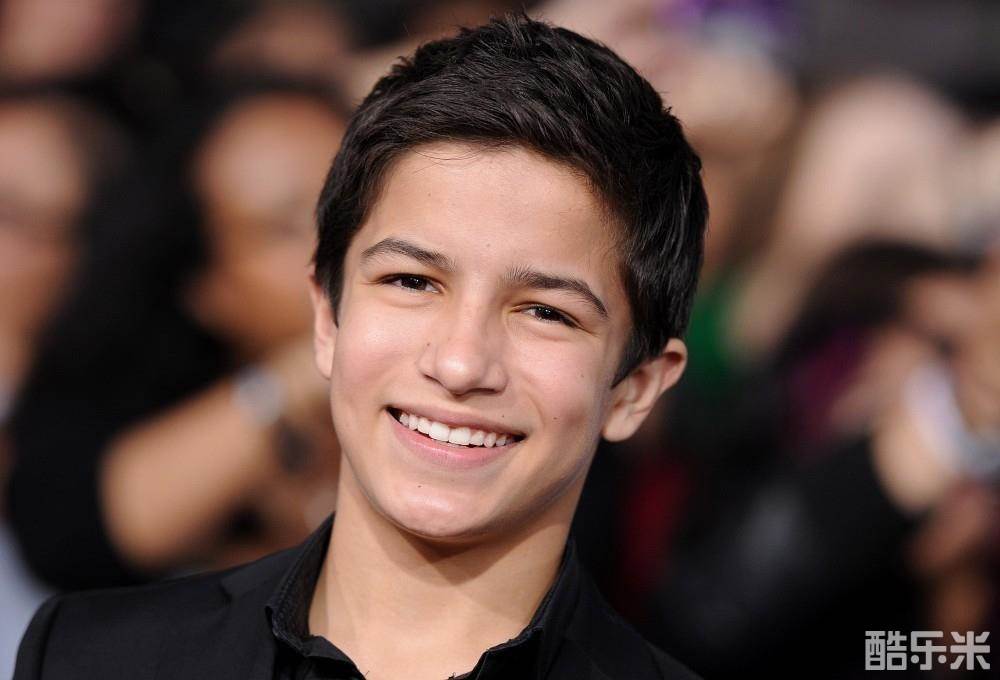 阿拉米斯·奈特