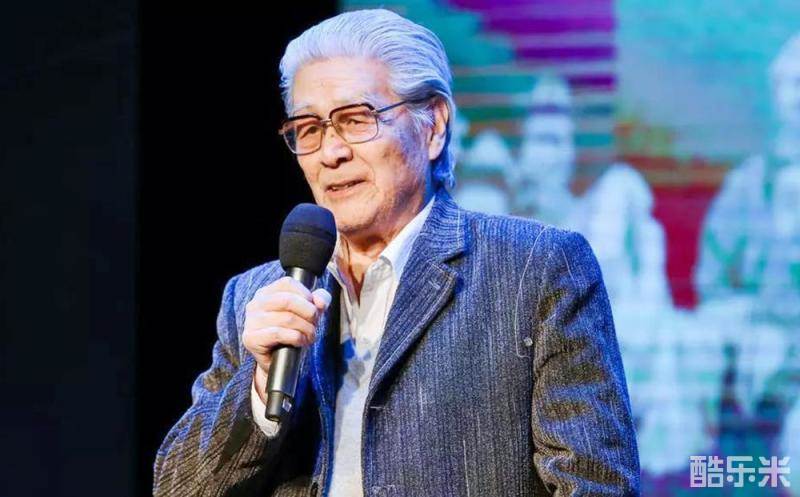 蓝天野