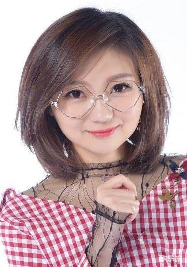 董婧