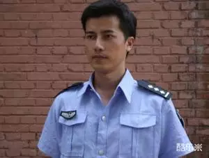 罗鸣