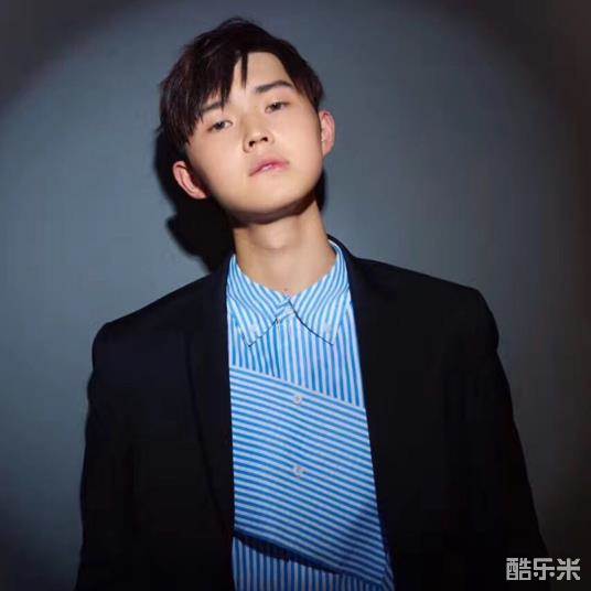 张洢豪