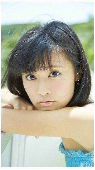 小岛瑠璃子