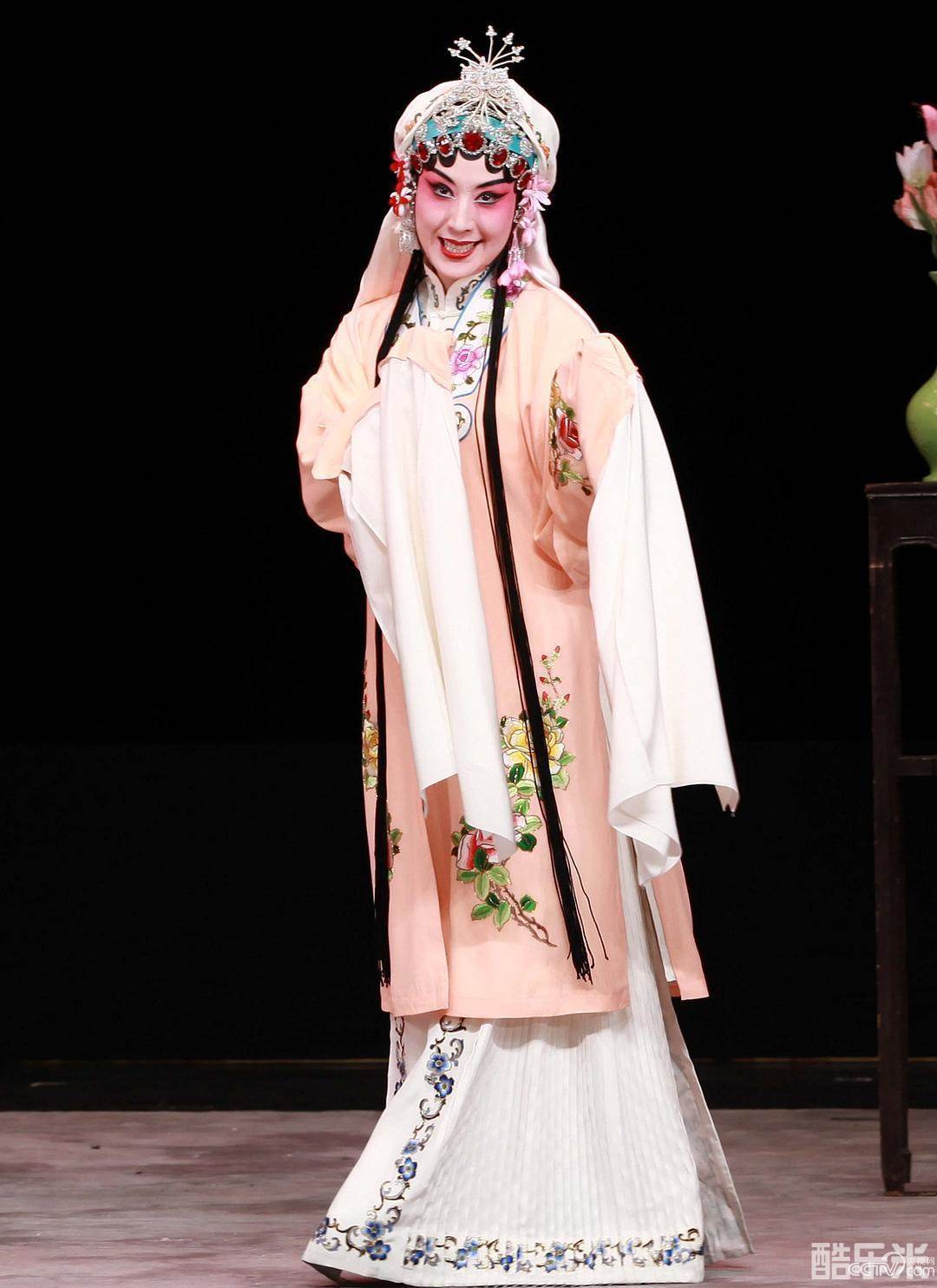 史依弘
