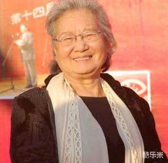 杨静