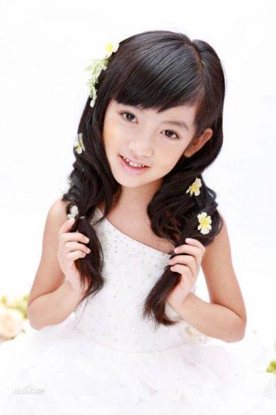 黄婧纯