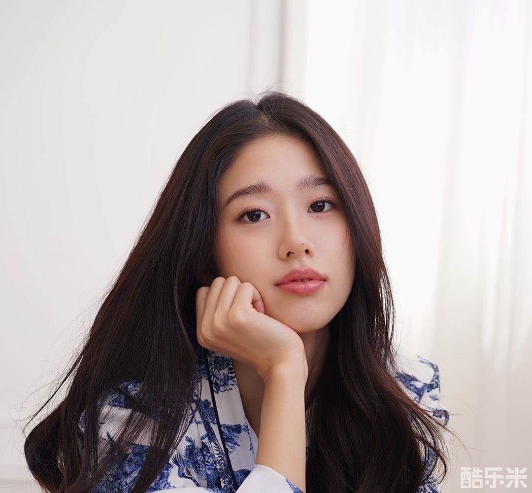 泽纶娅·秀利隆坤泽坤
