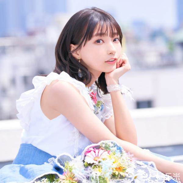高野麻里佳