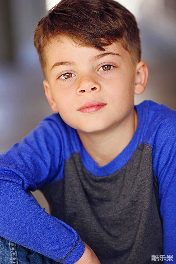 布雷肯·梅里尔