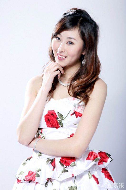 李彤彤