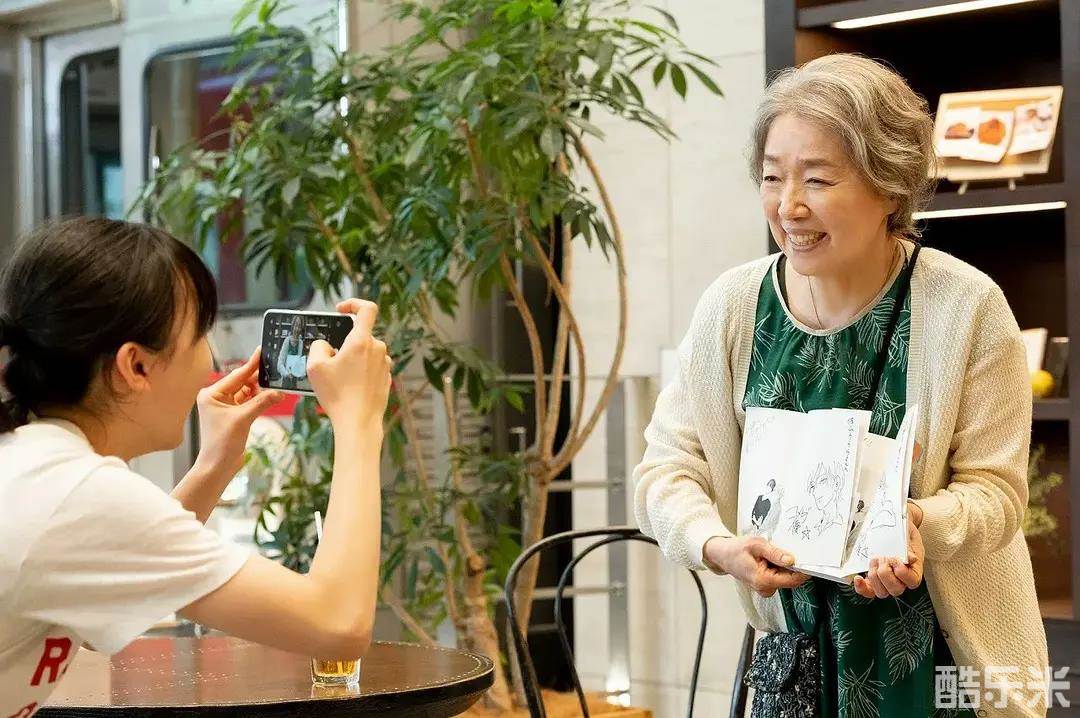 萍水相腐檐廊下